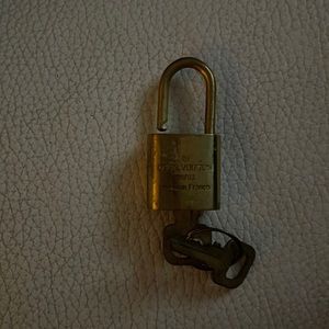 LV padlock